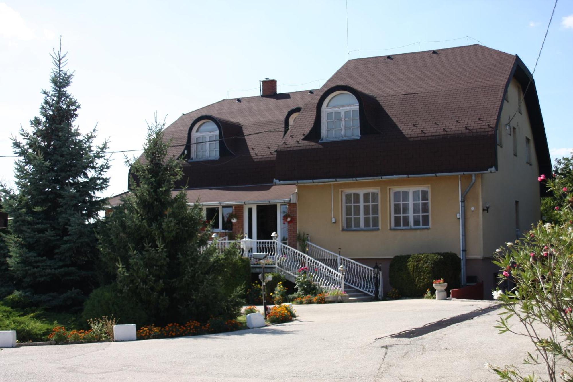 Katalin Panzio Hotel Budapest Ngoại thất bức ảnh